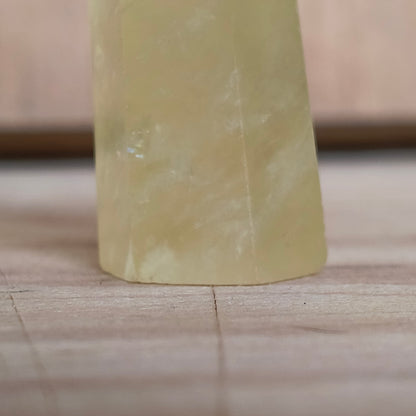 Pequeño Obelisco de Citrino