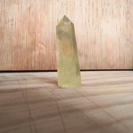 Pequeño Obelisco de Citrino